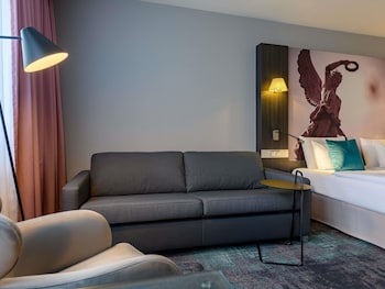 Privilege, Room, Multiple Beds