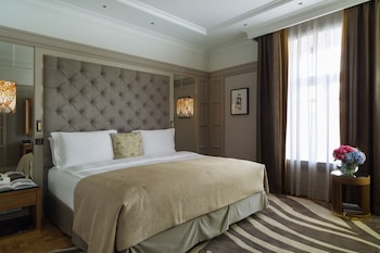 New Grand Superior Room