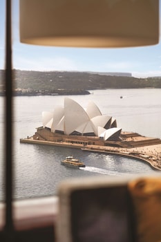 Executive Sydney Harbour 2 Double Beds (High Floor)