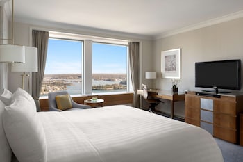 Horizon Barangaroo Harbour 1 King, Club Lounge Access (High Floor)
