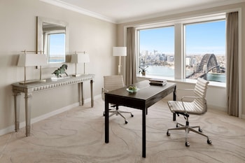 Presidential Suite, Club Lounge Access (High Floor)