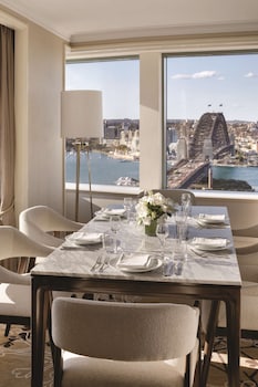 Governor Suite, Club Lounge Access (High Floor)