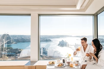 Horizon Premier Sydney Harbour 1 King, Club Lounge Access (High Floor)