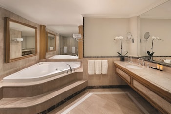 Royal Suite, Club Lounge Access (High Floor)