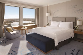 Horizon Spa Suite 1 King, Club Lounge Access (High Floor)