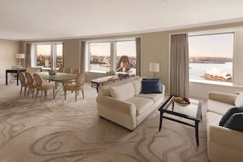 Presidential Suite, Club Lounge Access (High Floor)