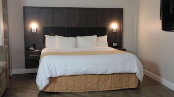 Standard Room, 1 King Bed, Non Smoking, Balcony
