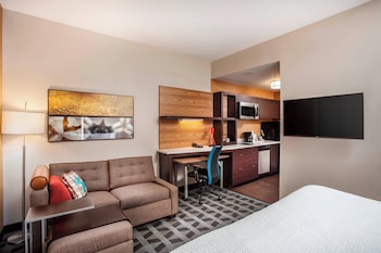Studio, 1 King Bed with Sofa bed (Hearing Accessible)