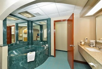 Luxury Room, 1 King Bed, Non Smoking, Jetted Tub