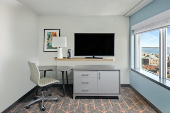 Premium Room, 1 King Bed, Bay View, Corner (Sofa)