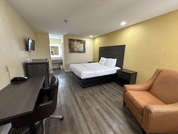 Standard Room, 1 King Bed, Non Smoking