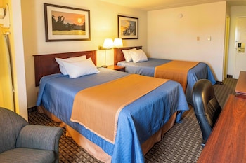 Standard Room, 2 Queen Beds, Non Smoking
