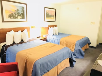 Standard Room, 2 Queen Beds, Non Smoking