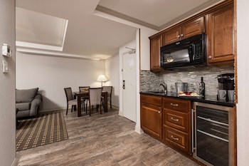 Presidential Suite, 2 Queen Beds, Non Smoking