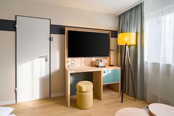Room, 1 King Bed, Kitchenette