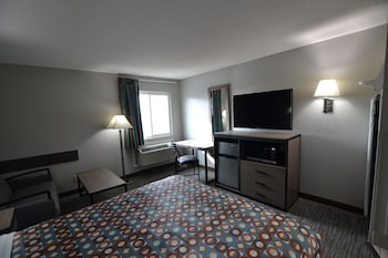 Room, 1 Queen Bed, Non Smoking, Refrigerator & Microwave