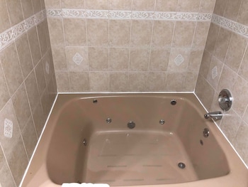 Studio Suite, 1 King Bed, Non Smoking, Hot Tub