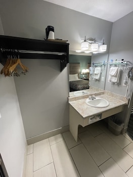 Double Room, 2 Queen Beds, Non Smoking, Refrigerator & Microwave