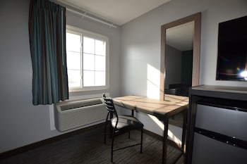 Double Room, 2 Queen Beds, Non Smoking, Refrigerator & Microwave