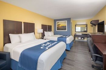 2 Queen Beds, Smoking