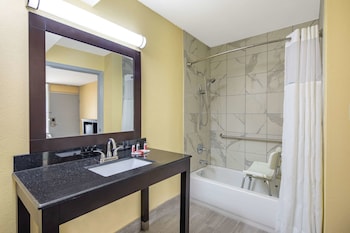 1 Queen bed, Mobility Accessible Room, Smoking
