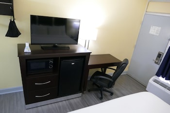 1 Queen Bed, Mobility Accessible Room, Non-Smoking