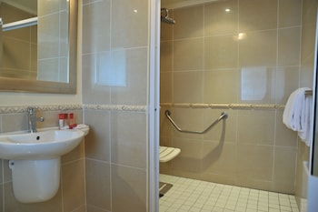 Standard Room, 1 Double Bed, Accessible, Ensuite (Accessible Room)