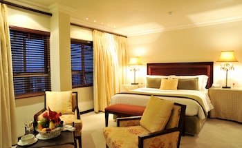 Junior Suite, 1 Queen Bed, Ensuite, City View (Junior Suite)