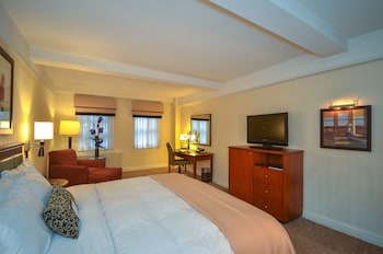 Deluxe Room, 1 Queen Bed