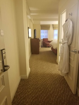 Deluxe King Room ADA