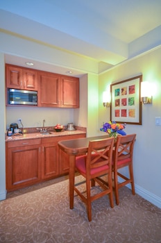 Executive Junior Suite, 1 Queen Bed, Oversized Room and Spacious Sitting area with Sofa Bed