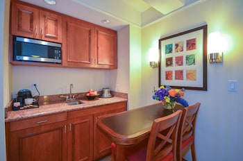 Executive Junior Suite, 1 Queen Bed, Oversized Room and Spacious Sitting area with Sofa Bed