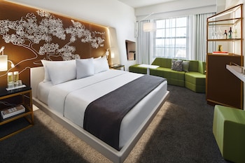 Deluxe Room, 1 King Bed (City View Deluxe - Accessible King)