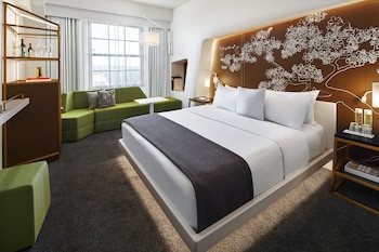 Deluxe Room, 1 King Bed (City View Deluxe - Accessible King)