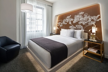 Deluxe Room, 1 Queen Bed (City View Deluxe Queen)