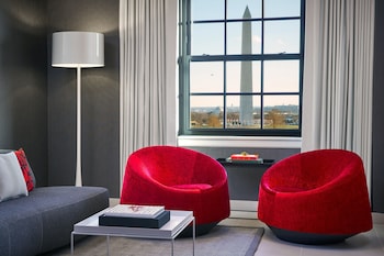 Suite, 1 King Bed (Monument View King Spa Suite)