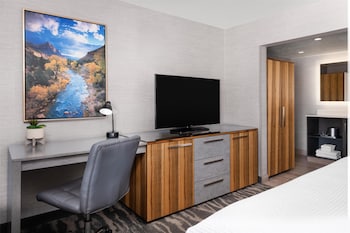 Standard Room, 1 King Bed, Non Smoking, Refrigerator & Microwave