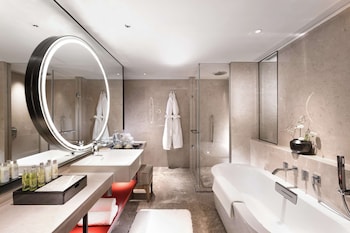 Deluxe Room, 2 Twin Beds, City View