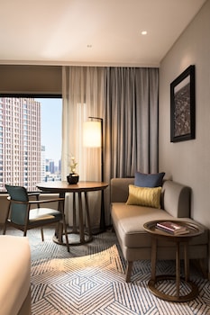 Deluxe Room, 1 King Bed, City View