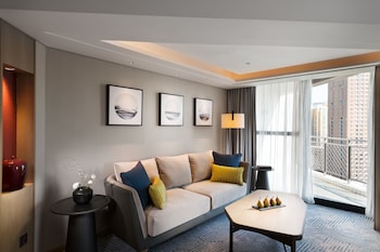 Junior Suite, 1 King Bed, Balcony