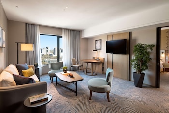 Deluxe Suite, 1 King Bed