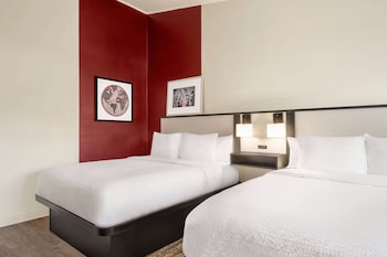 Standard Room, 2 Queen Beds, Non Smoking (Newly Renovated)
