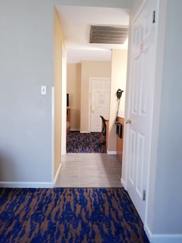 Studio Suite, 1 King Bed, Non Smoking