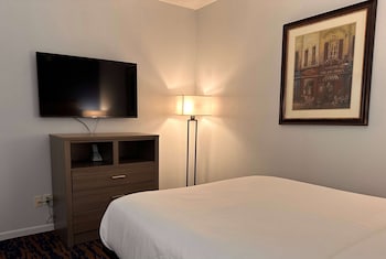 Suite, Non Smoking (1 King, 1 Queen Bed)