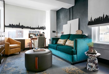Studio Suite (Gallery)