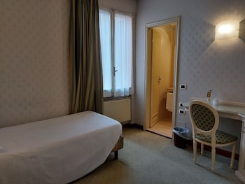 Compact Room