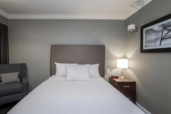 Standard Room, 1 Queen Bed (Selkirk Building)