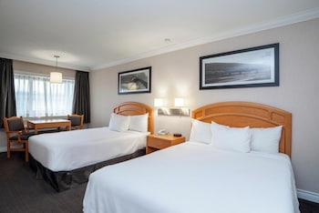 Studio, 2 Queen Beds, Kitchen (Monashee Building)