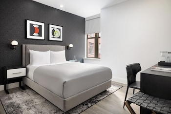 Standard Room, 1 Queen Bed
