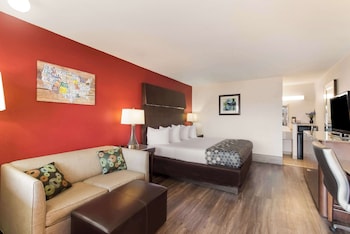 Standard Room, 1 King Bed, Smoking